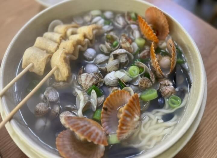 해운대-맛집-해운대-31cm-해물칼국수-음식이-그릇에-담겨있는-사진